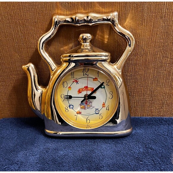 VTG Gold Tone Plastic Teapot Shaped Wall Clock - Picture 1 of 4